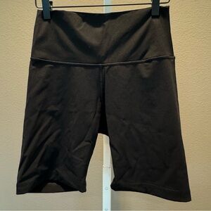 Everlane The Perform Bike Short in Black - Size Medium